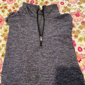 Men’s medium Lululemon half zip